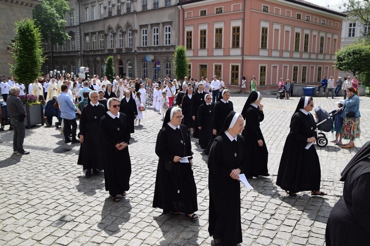 Procesja Bożego Ciała z bp. Piotrem Gregerem w Bielsku-Bialej - 2023