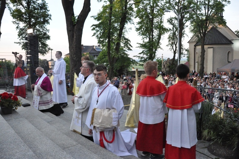 Opole uwielbia - modlitewny wieczór na Górze Świętej Anny