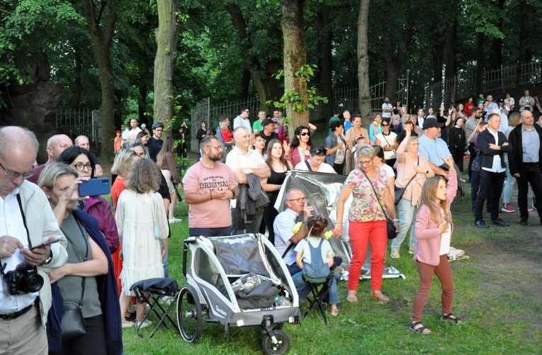Opole uwielbia - modlitewny wieczór na Górze Świętej Anny
