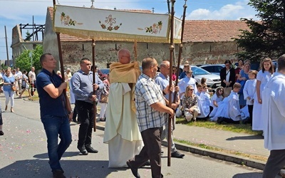 Boże Ciało w Małujowicach