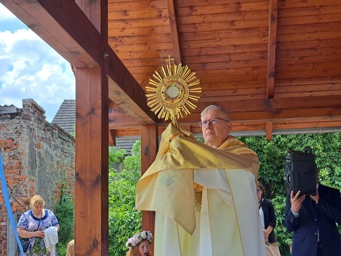 Boże Ciało w Małujowicach