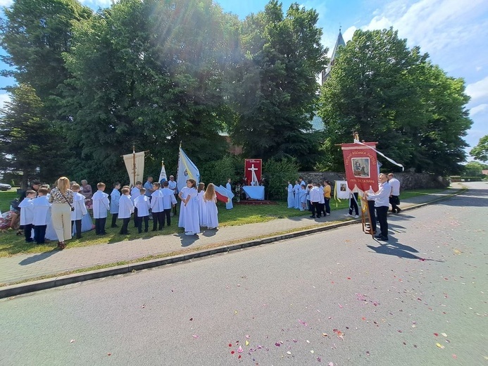 Boże Ciało w Małujowicach