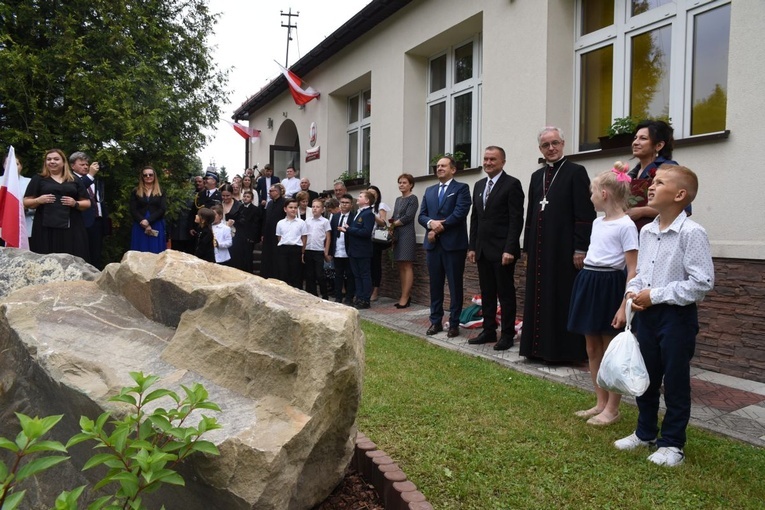 100 lat szkoły w Rdziostowie