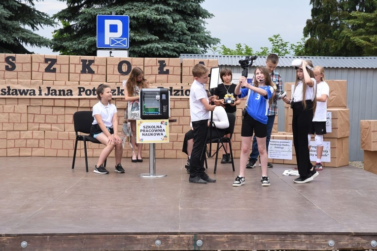 100 lat szkoły w Rdziostowie