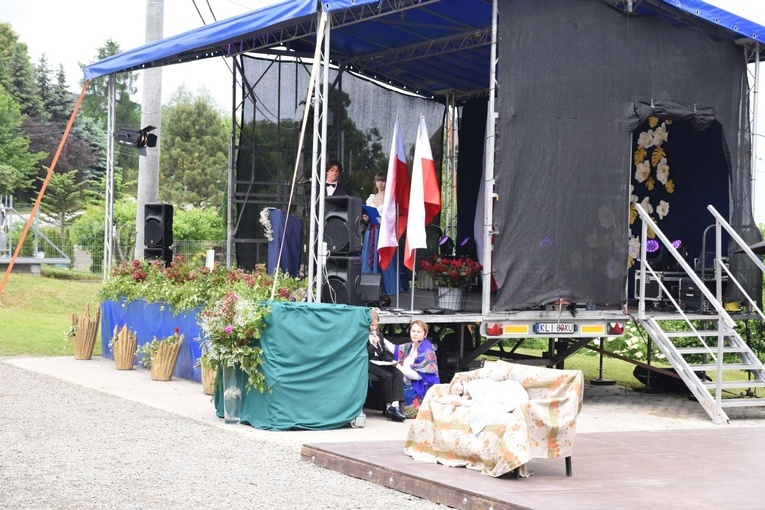 100 lat szkoły w Rdziostowie