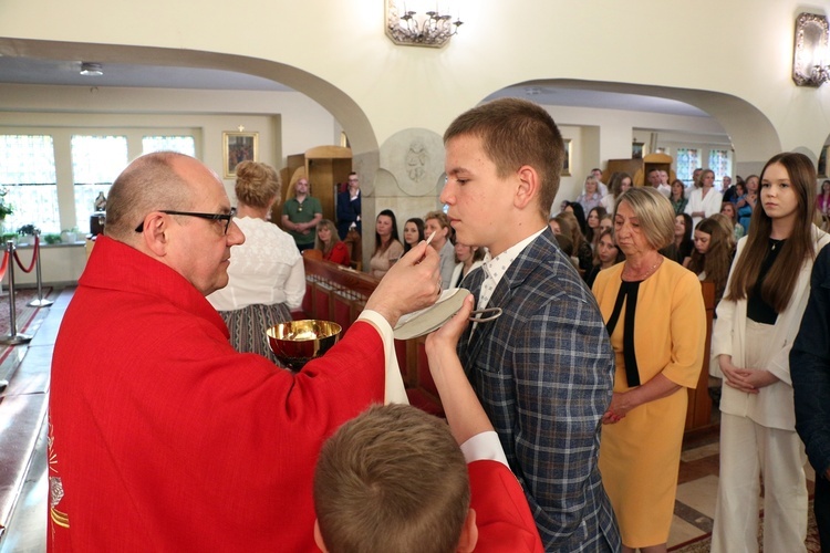 Bierzmowanie w sanktuarium Antoniego Padewskiego w Obornikach Śląskich