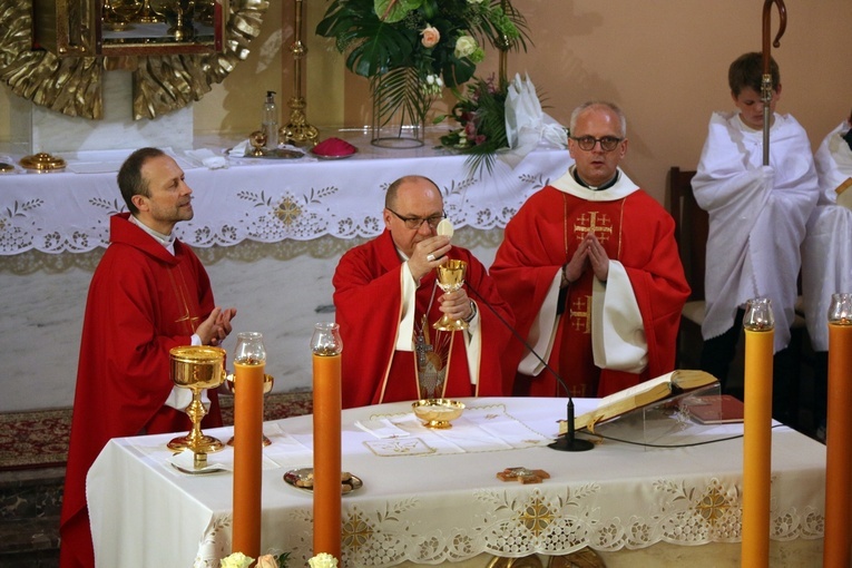 Bierzmowanie w sanktuarium Antoniego Padewskiego w Obornikach Śląskich