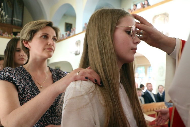 Bierzmowanie w sanktuarium Antoniego Padewskiego w Obornikach Śląskich