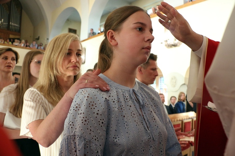 Bierzmowanie w sanktuarium Antoniego Padewskiego w Obornikach Śląskich