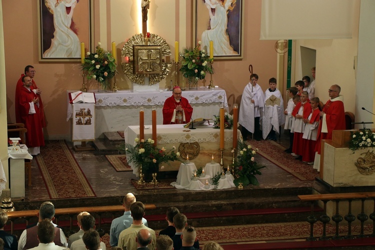 Bierzmowanie w sanktuarium Antoniego Padewskiego w Obornikach Śląskich