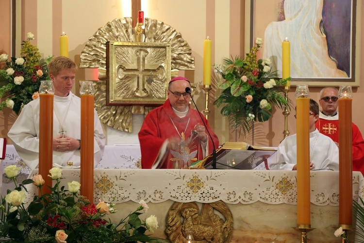 Bierzmowanie w sanktuarium Antoniego Padewskiego w Obornikach Śląskich