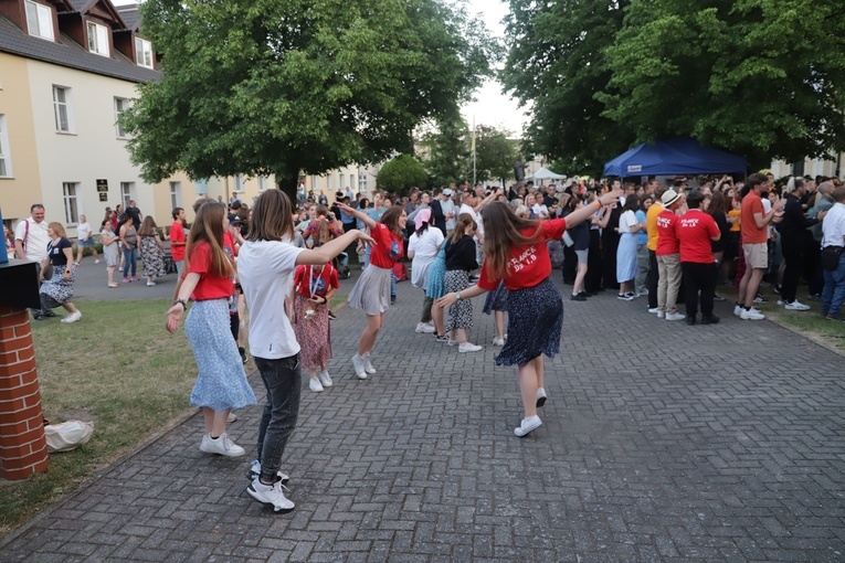 Koncert niemaGOtu w Rokitnie