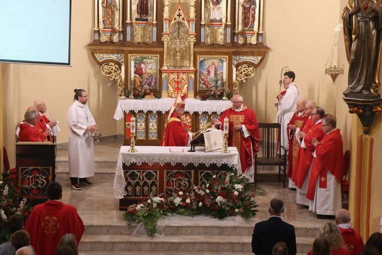 Poświęcenie ołtarza w kościele św. Barbary