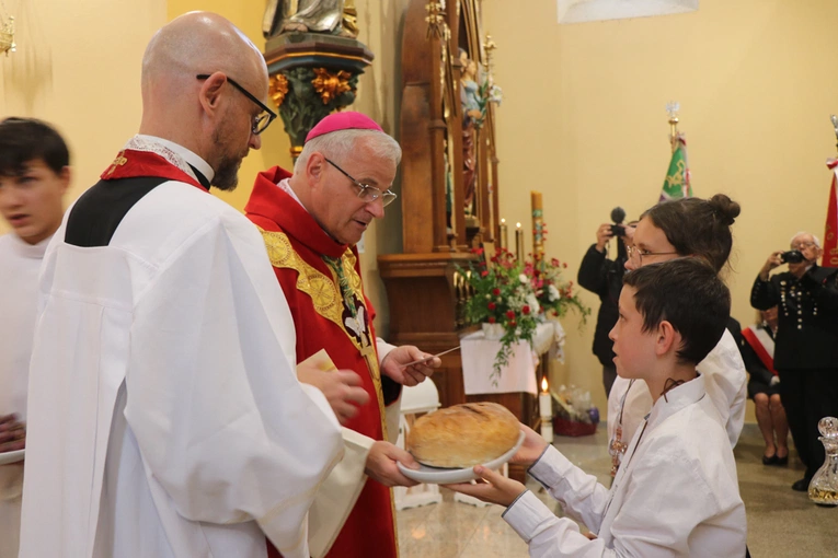 Poświęcenie ołtarza w kościele św. Barbary