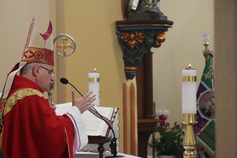 Poświęcenie ołtarza w kościele św. Barbary