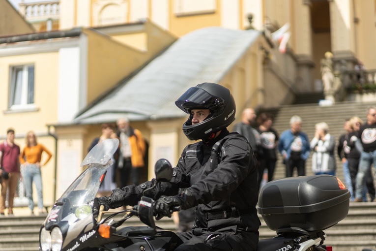 Rozpoczęcie sezonu motocyklowego w Wambierzycach