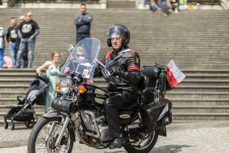 Rozpoczęcie sezonu motocyklowego w Wambierzycach