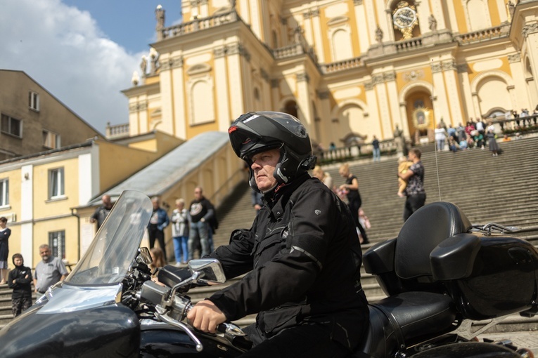 Rozpoczęcie sezonu motocyklowego w Wambierzycach
