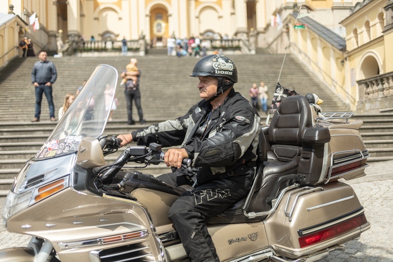 Rozpoczęcie sezonu motocyklowego w Wambierzycach