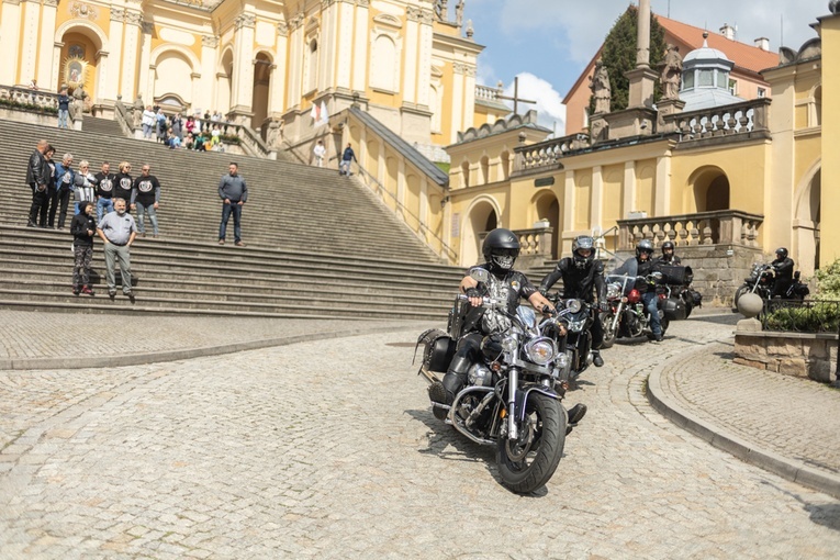 Rozpoczęcie sezonu motocyklowego w Wambierzycach