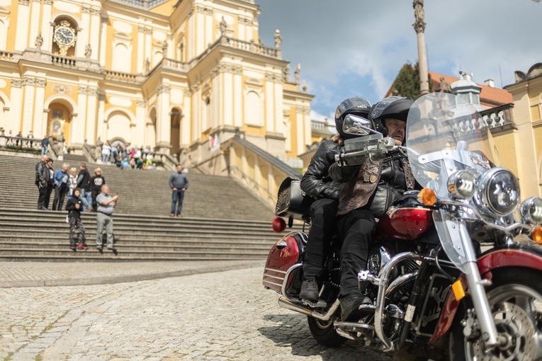 Rozpoczęcie sezonu motocyklowego w Wambierzycach