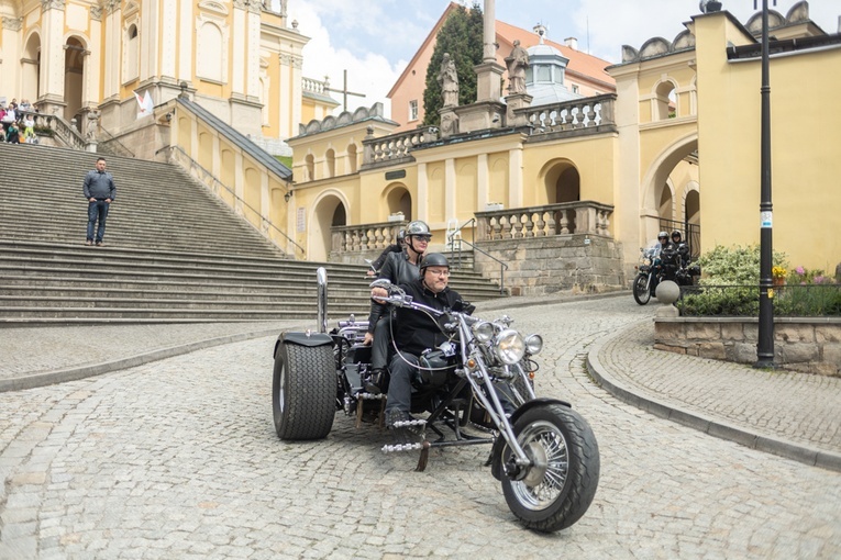 Rozpoczęcie sezonu motocyklowego w Wambierzycach