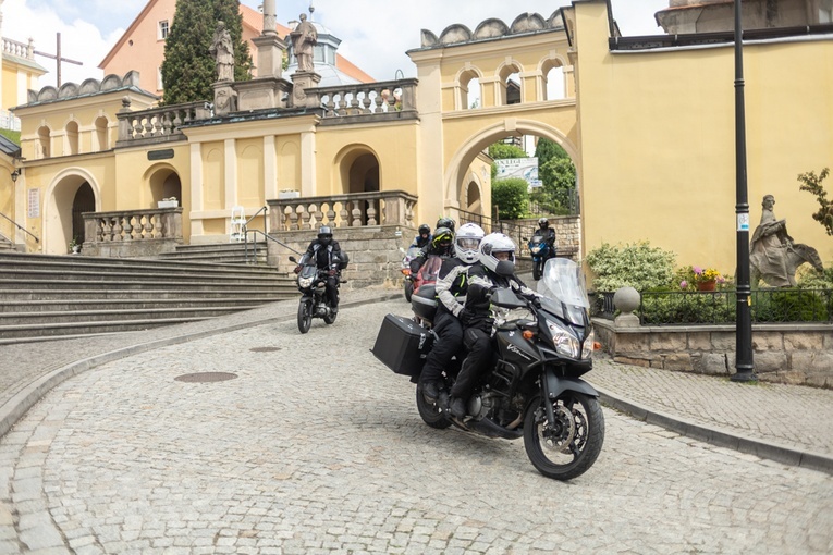 Rozpoczęcie sezonu motocyklowego w Wambierzycach