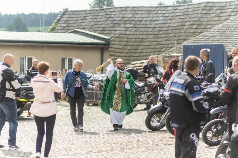 Rozpoczęcie sezonu motocyklowego w Wambierzycach