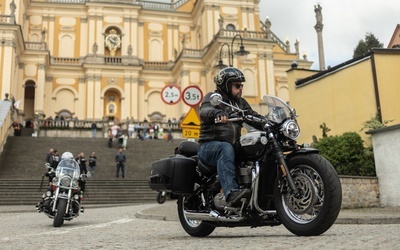 Rozpoczęcie sezonu motocyklowego w Wambierzycach