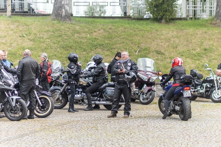 Rozpoczęcie sezonu motocyklowego w Wambierzycach