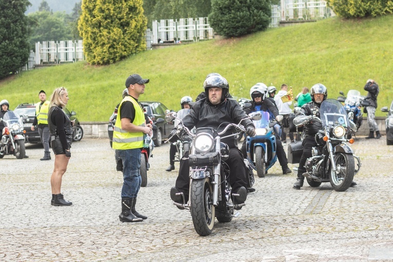 Rozpoczęcie sezonu motocyklowego w Wambierzycach