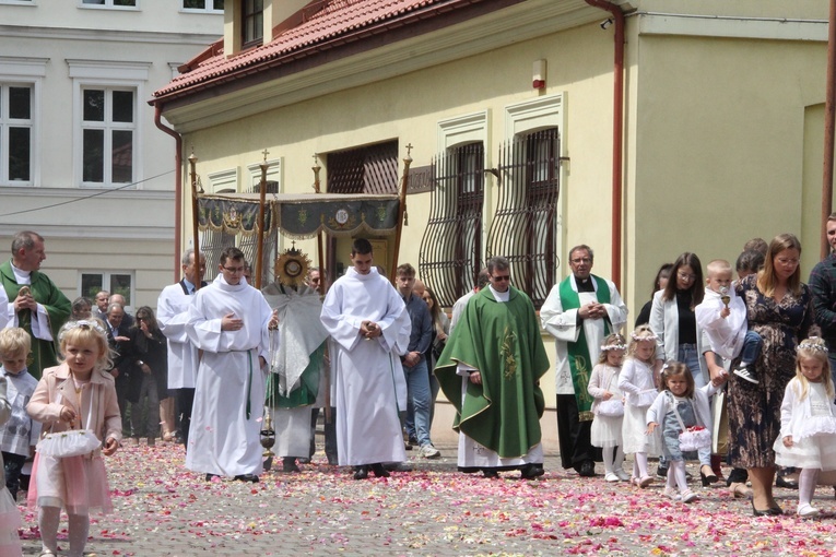 Pilzno. Poświęcenie obrazu bł. Karoliny