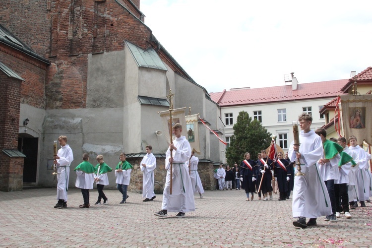 Pilzno. Poświęcenie obrazu bł. Karoliny