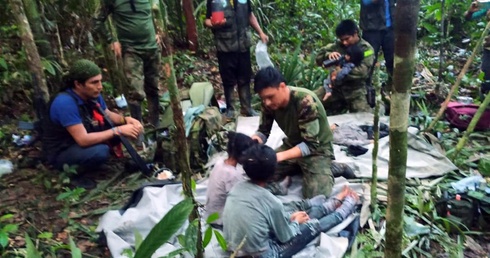 Matka uratowanych w dżungli dzieci poleciła im samodzielnie szukać pomocy, sama zmarła po kilku dniach