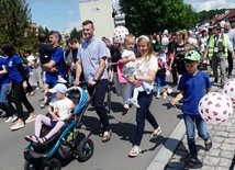 Rodziców i ich pociech nie mogło zabraknąć na żywieckim Marszu dla Życia i Rodziny.