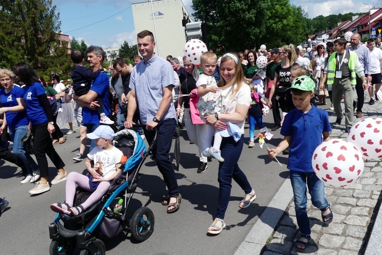 Rodziców i ich pociech nie mogło zabraknąć na żywieckim Marszu dla Życia i Rodziny.