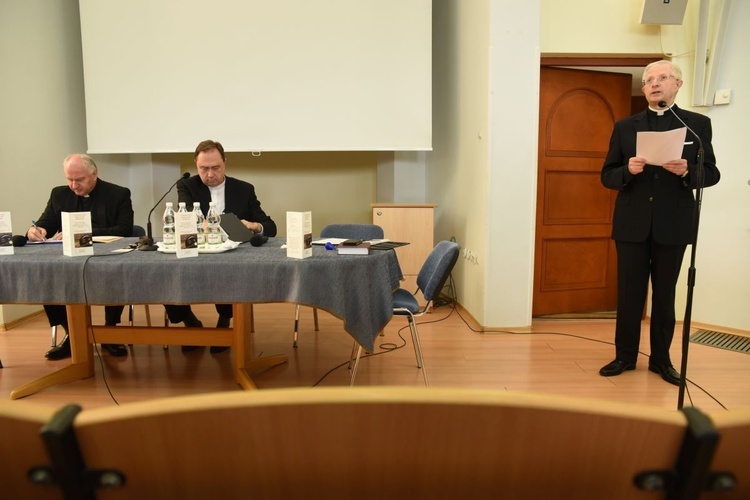 10. Forum Sądowe