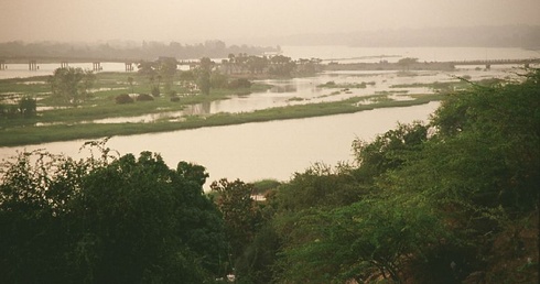 Co najmniej 100 osób utonęło po wywróceniu się łodzi na rzece Niger