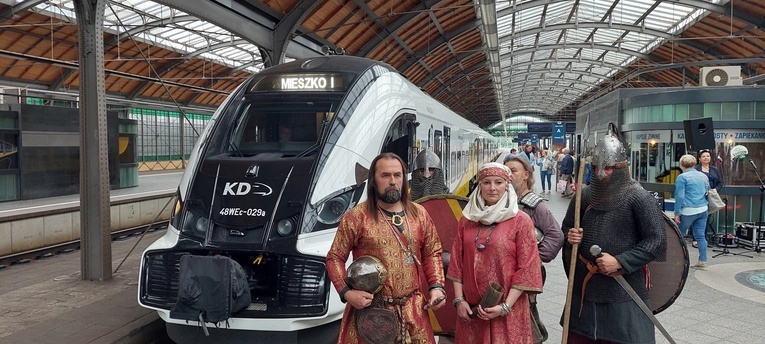 Królowie na peronie