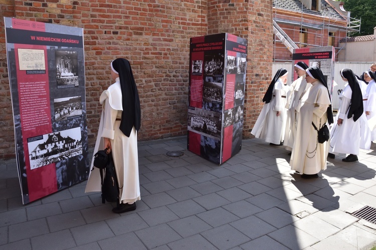 Wystawa i konferencja sióstr dominikanek w Gdańsku