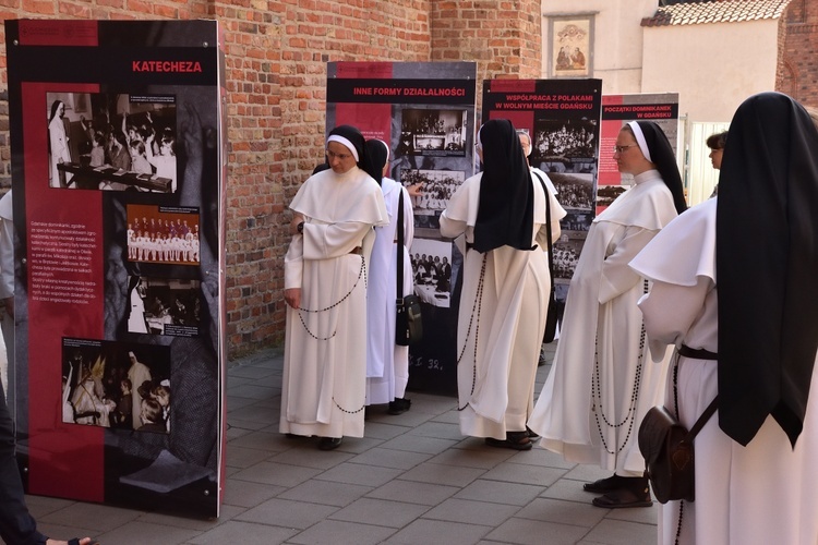 Wystawa i konferencja sióstr dominikanek w Gdańsku