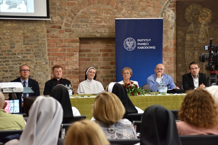 Wystawa i konferencja sióstr dominikanek w Gdańsku