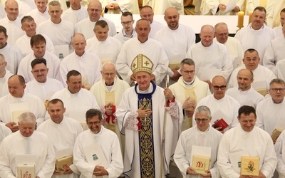 Tarnów. Błogosławieństwo nadzwyczajnych szafarzy Komunii św.