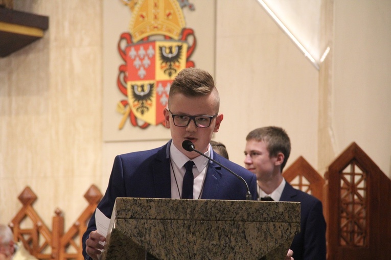 Jubileusz metropolity i bierzmowanie w Mirkowie