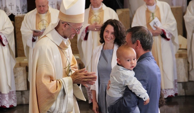 Abp Adrian Galbas uroczyście objął rządy nad archidiecezją katowicką