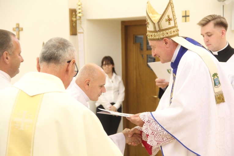 Tarnów. Błogosławieństwo nadzwyczajnych szafarzy Komunii św.