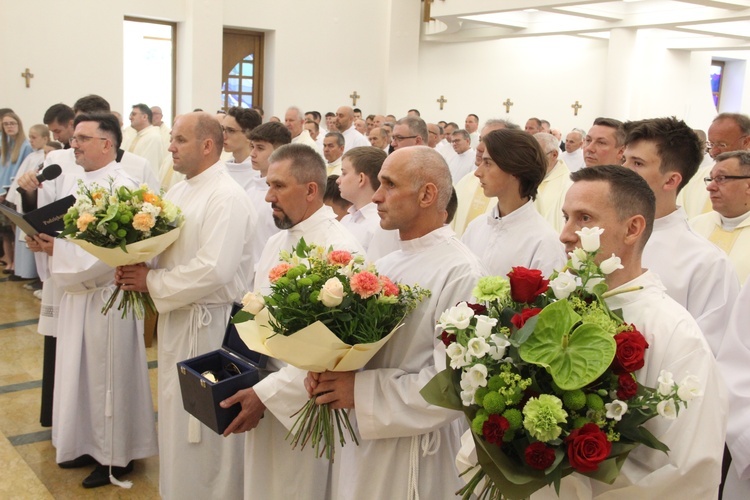 Tarnów. Błogosławieństwo nadzwyczajnych szafarzy Komunii św.