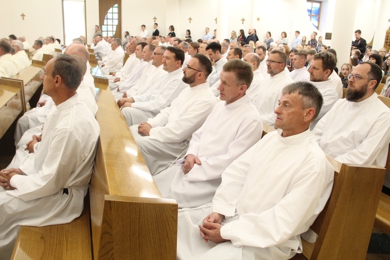 Tarnów. Błogosławieństwo nadzwyczajnych szafarzy Komunii św.