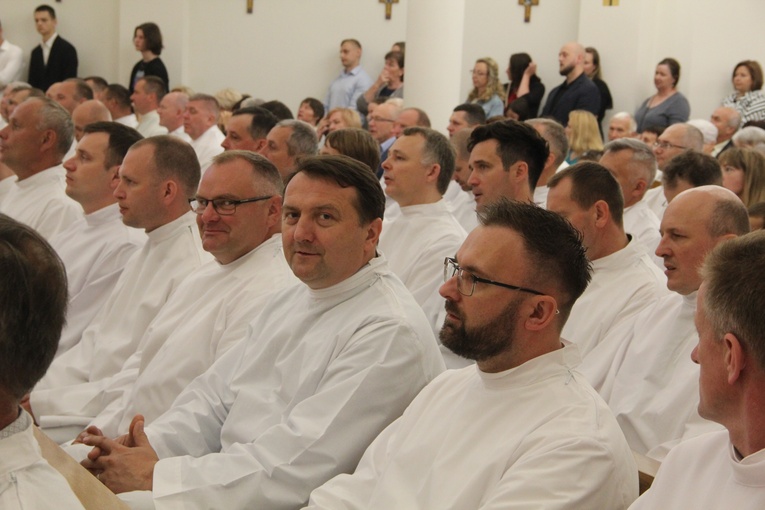 Tarnów. Błogosławieństwo nadzwyczajnych szafarzy Komunii św.
