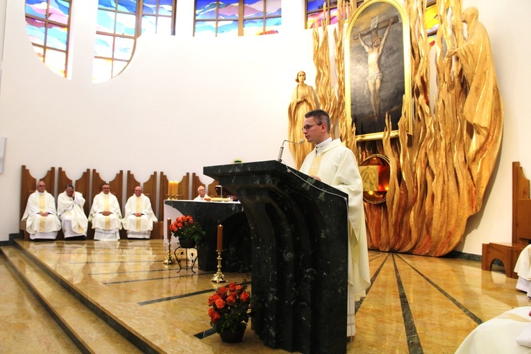 Tarnów. Błogosławieństwo nadzwyczajnych szafarzy Komunii św.